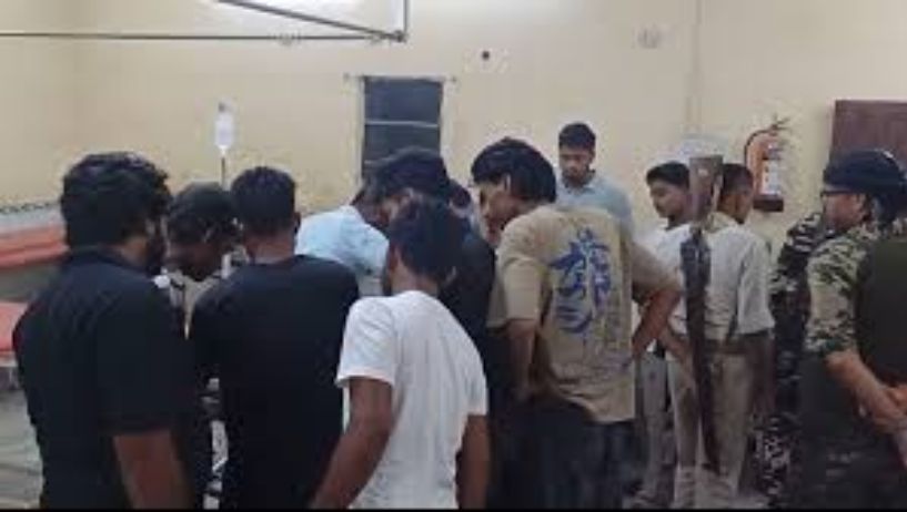 प्रेम प्रसंग के मामले में पिता ने चला दी प्रेमी पर गोली, हालत गंभीर