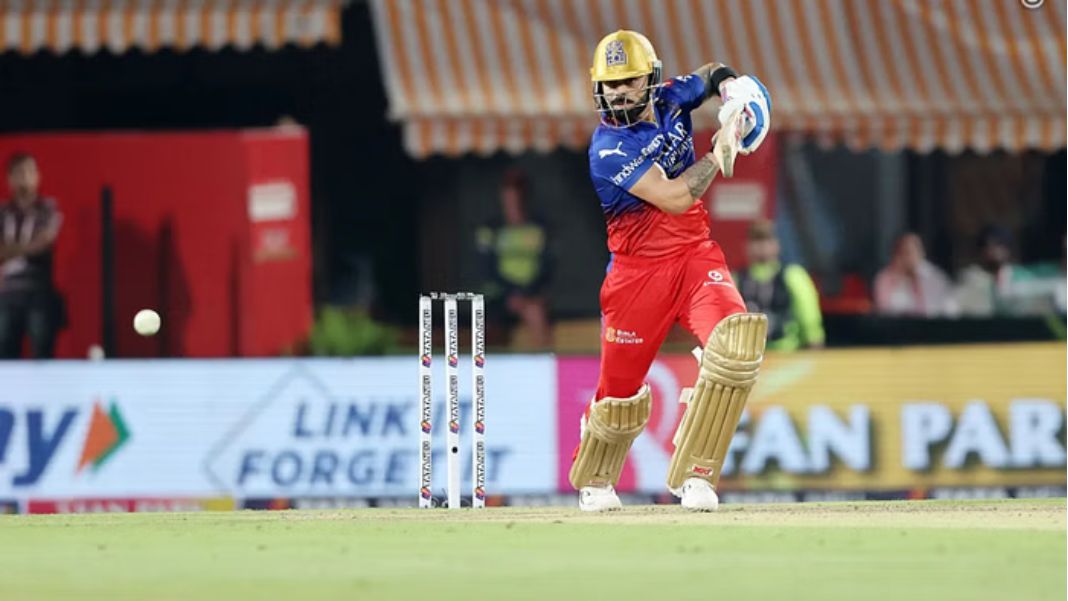 आज पंजाब किंग्स और RCB का मुकाबला, प्राइवेट जेट से पहुंचे विराट और अनुष्का