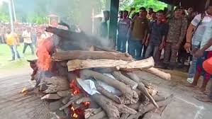 शहीद लेफ्टिनेंट शशांक का अंतिम संस्कार, जमथरा घाट पर पंचतत्व में हुए विलीन