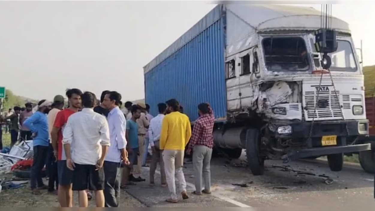 ट्रक-जीप की भिड़ंत में दूल्हा-दुल्हन सहित 5 की मौत, 6 घायल